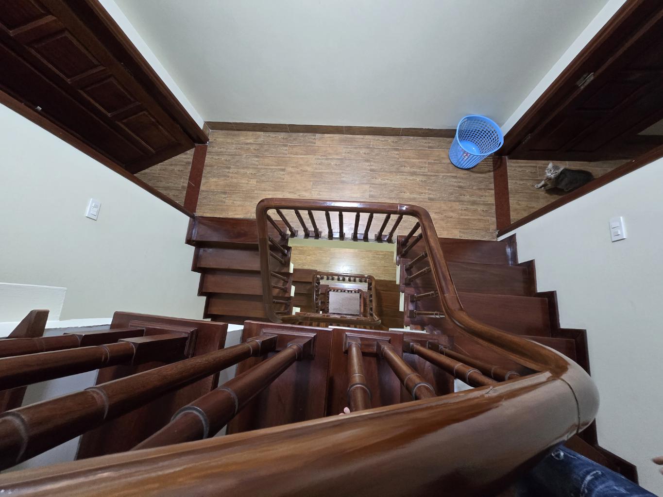 LÔ GÓC – NHÀ ĐẸP  5 TẦNG MỚI KOONG – Ô TÔ SÁT NHÀ – MẶT TIỀN KHỦNG CHỦ NHÀ RẤT MUỐN BÁN