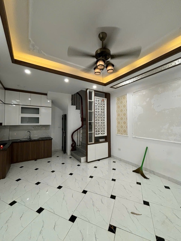 NHÀ MỚI ĐẸP – Ô TÔ ĐỖ CỔNG – 4 TẦNG DÂN XÂY - GIÁ CŨNG ĐẸP