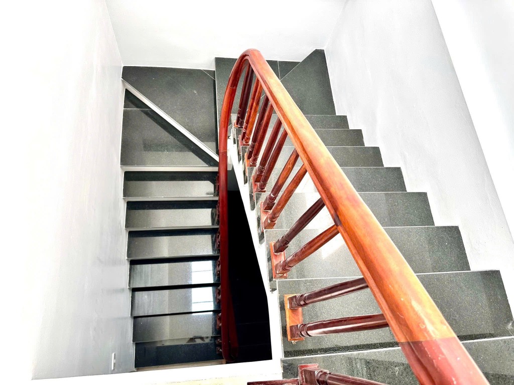 NHÀ MỚI ĐẸP – Ô TÔ ĐỖ CỔNG – 4 TẦNG DÂN XÂY - GIÁ CŨNG ĐẸP