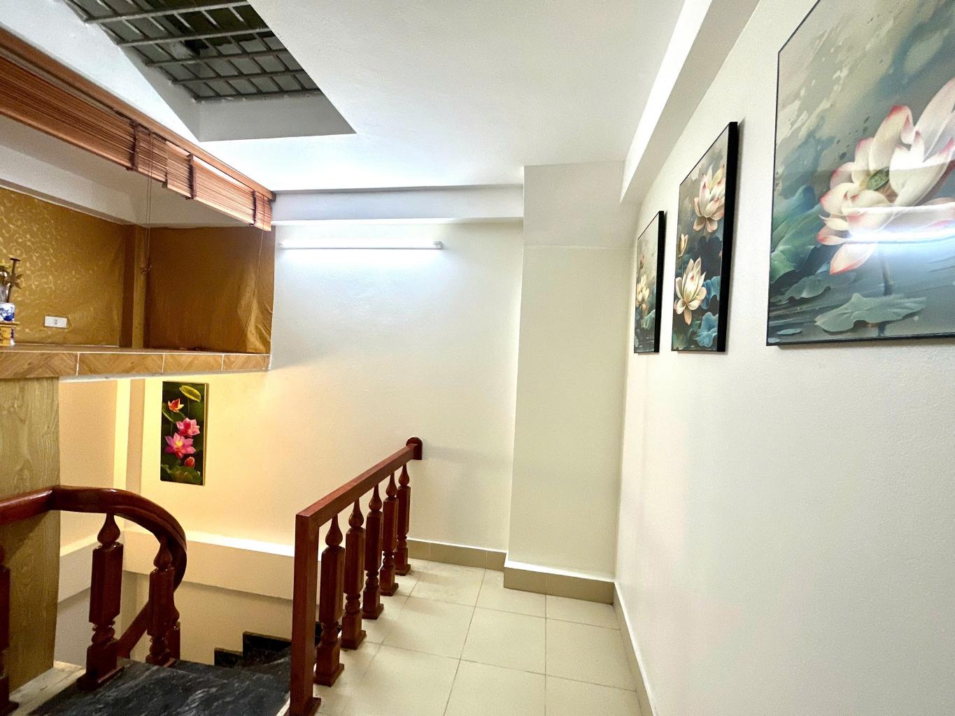 BÁN GẤP NHÀ PHỐ 5 TẦNG – MỄ TRÌ THƯỢNG– KINH DOANH ĐỈNH