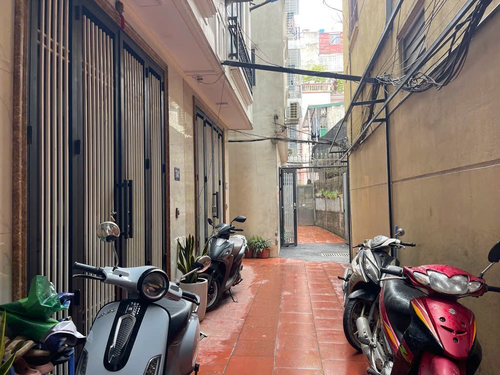 BÁN NHÀ HỒ TÙNG MẬU -CHỈ NHỈNH 7 TỶ- 5 TẦNG LONG LANH -FULL NỘI THẤT- Ở NGAY