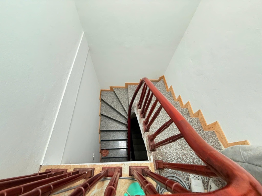 HIẾM NHÀ PHỐ HỮU HƯNG - TÂY MỖ - GIÁ 6.3 TỶ- SỐ 43M2- Ô TÔ QUA NHÀ - CẦN BÁN GẤP