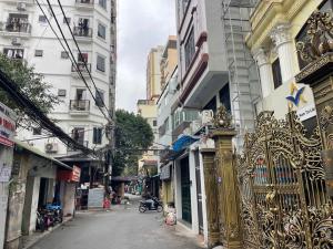 BÁN NHÀ HỒ TÙNG MẬU -CHỈ NHỈNH 7 TỶ- 5 TẦNG LONG LANH -FULL NỘI THẤT- Ở NGAY