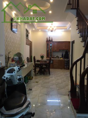 Bán nhà Trần Bình Cầu Giấy 5 tầng giá chưa đến 6.xtỷ