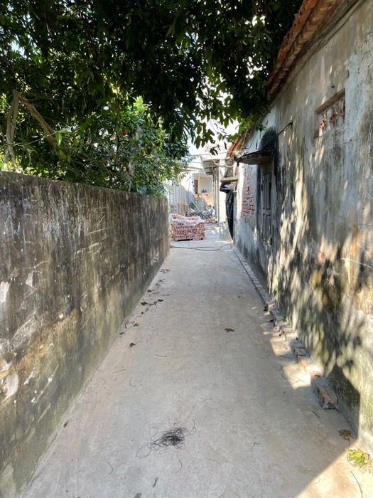 PHÂN LÔ CÁN BỘ 45M2 LÔ GÓC, Ô TÔ ĐỖ CỬA VÀO NHÀ, 30M RA MẶT QL21B . HƠN 6 ĐỒNG