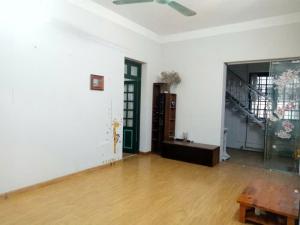 nhà đẹp ở ngay, ô tô đỗ cưả bạt ngàn tiện ích không thiêu gì