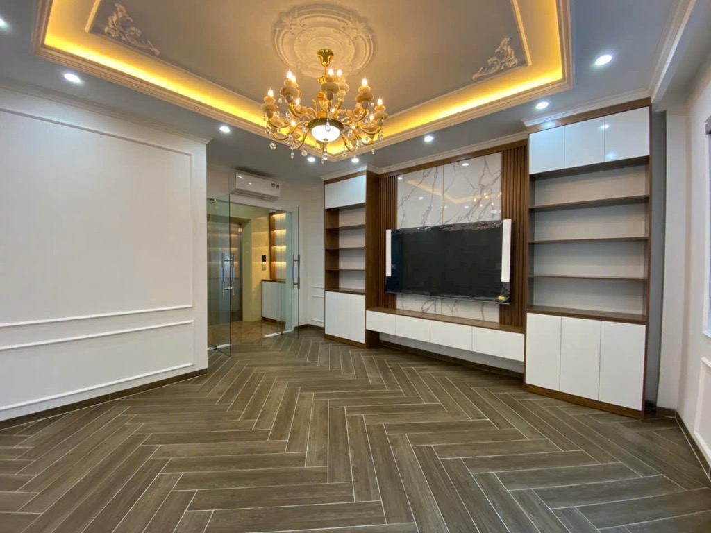 BÁN NHÀ TĂNG THIẾT GIÁP NGAY CẠNH PHAM VĂN ĐỒNG