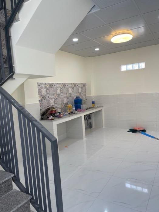 Nhà đẹp trung tâm Thủ Đức – KDC Hồng Long, sát mặt tiền!
