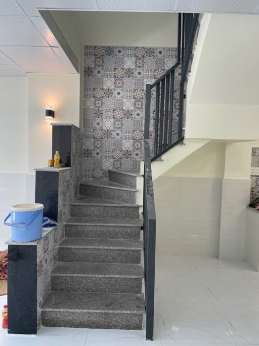 Nhà đẹp trung tâm Thủ Đức – KDC Hồng Long, sát mặt tiền!