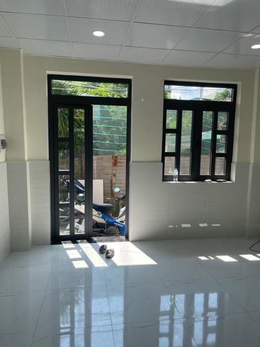 Nhà đẹp trung tâm Thủ Đức – KDC Hồng Long, sát mặt tiền!