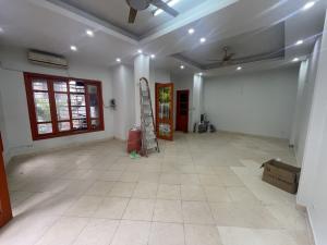 Nhà 5 tầng, mặt tiền 8m – Hoàng Hoa Thám – Có dòng tiền 30 triệu/tháng – Giá chỉ 9.5 tỷ