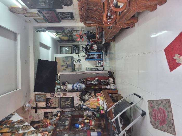Bán nhà CMT8 2lầu 2PN