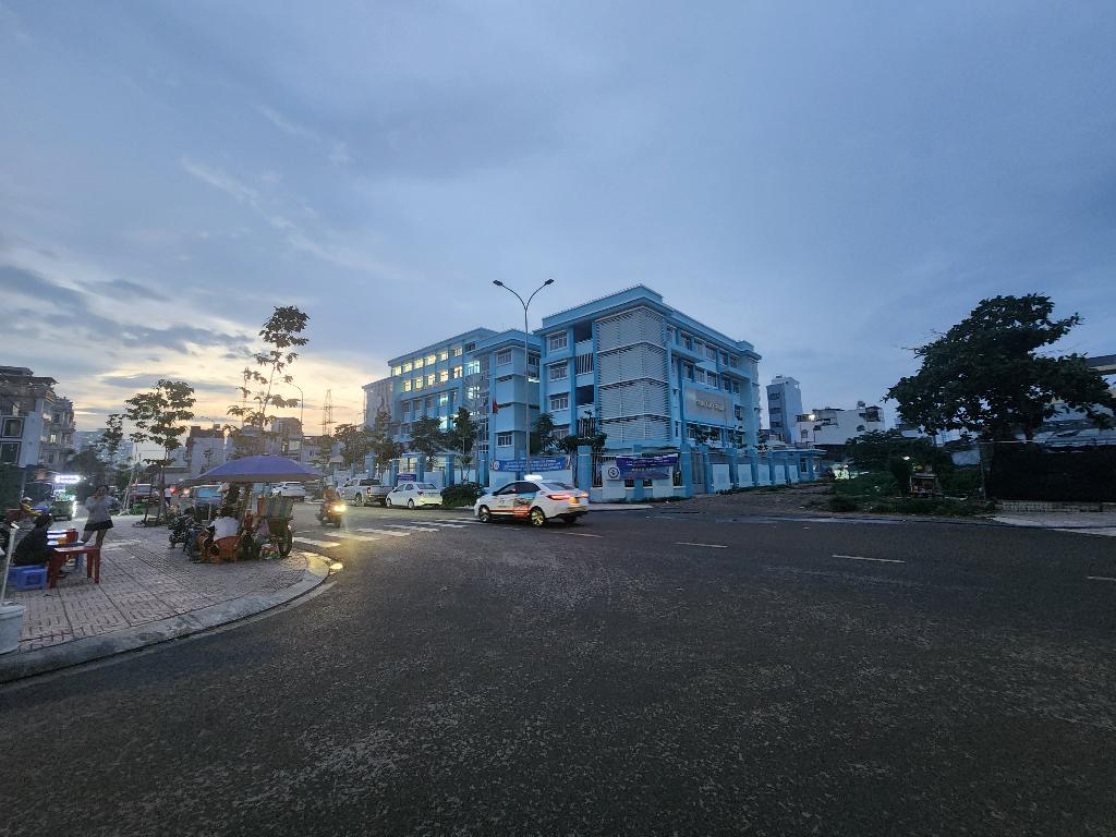 B-á-n gấp căn 7.4x9m2, gần cầu Nguyễn Tri Phương, quận 8, giá 3,55 tỷ còn TL,