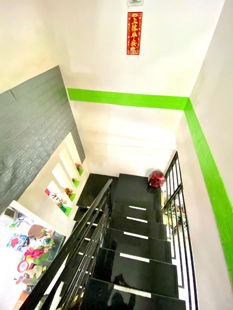 SIÊU PHẨM RẺ CHƯA TỪNG CÓ , NHÀ 3 TẦNG BTCT , DTS 105.9m2 SỔ HỒNG HOÀN CÔNG ĐỦ , 1 ĐỜI CHỦ , 4PN 3WC , SÂN TRƯỚC NHÀ SIÊU RỘNG – KDC HIỆN HỮU TƯƠNG LAI MẶT TIỀN BỜ KÈ .