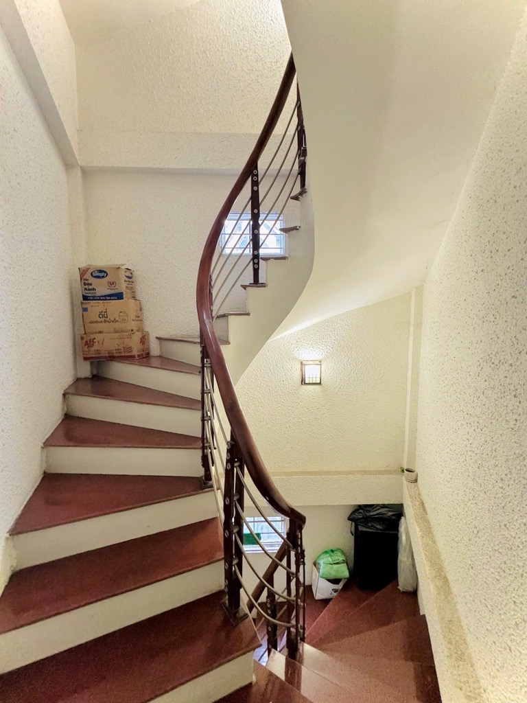 BÁN NHÀ MẶT PHỐ-GẦN HỒ ĐỀN LỪ-DÂN XÂY CHẮC CHẮN