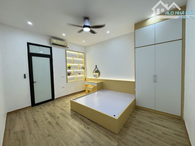 Hồ Giám Trung tâm Đống Đa