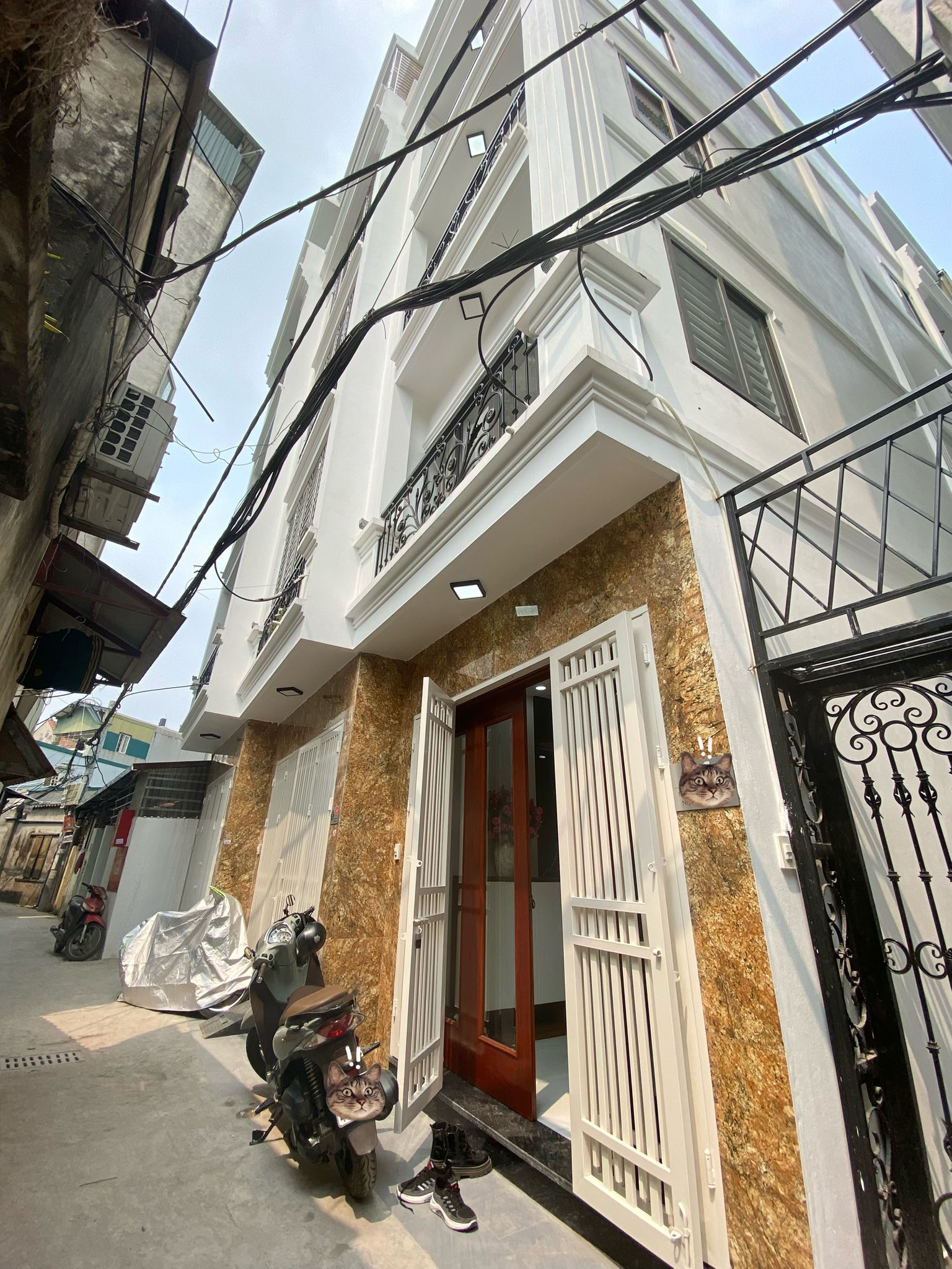 Chính chủ bán nhà phố  Lĩnh Nam