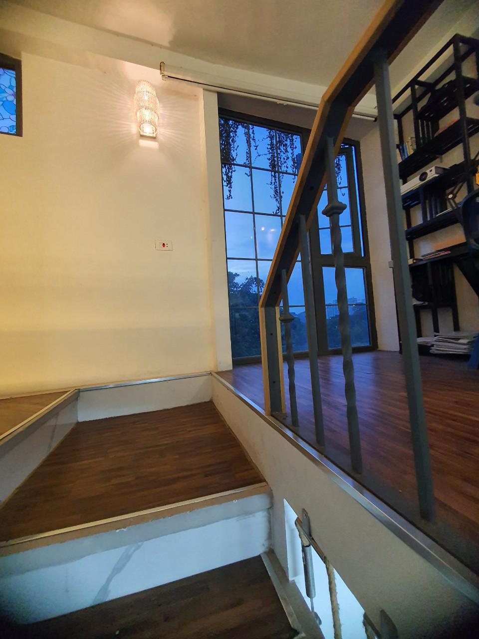 Nhà tự thiết kế , do chuyển công tác nên chủ cần bán gấp