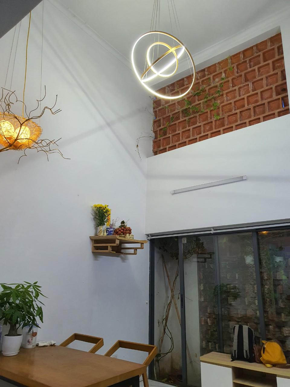 Nhà tự thiết kế , do chuyển công tác nên chủ cần bán gấp