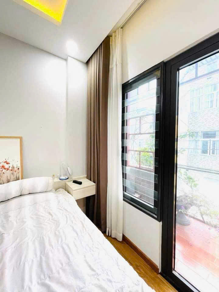 Bán nhà hẻm xe tải 8m thông, khu cán bộ, nở hậu, 3 tầng BTCT, dài 16m, Quận 8, gần cầu Chà Và.