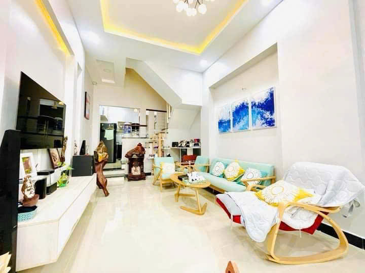 Bán nhà hẻm xe tải 8m thông, khu cán bộ, nở hậu, 3 tầng BTCT, dài 16m, Quận 8, gần cầu Chà Và.