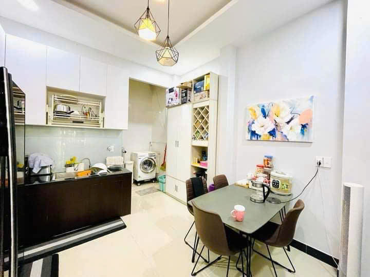 Bán nhà hẻm xe tải 8m thông, khu cán bộ, nở hậu, 3 tầng BTCT, dài 16m, Quận 8, gần cầu Chà Và.