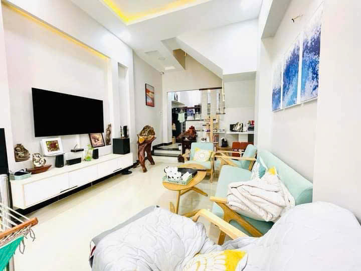 Bán nhà hẻm xe tải 8m thông, khu cán bộ, nở hậu, 3 tầng BTCT, dài 16m, Quận 8, gần cầu Chà Và.