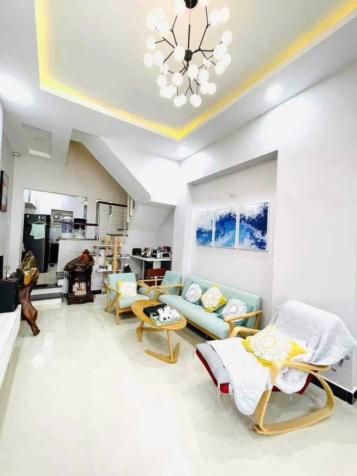 Bán nhà hẻm xe tải 8m thông, khu cán bộ, nở hậu, 3 tầng BTCT, dài 16m, Quận 8, gần cầu Chà Và.