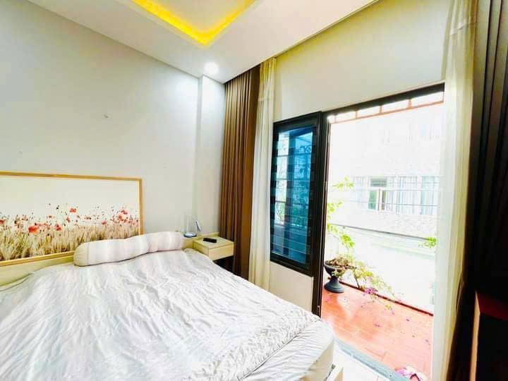 Bán nhà hẻm xe tải 8m thông, khu cán bộ, nở hậu, 3 tầng BTCT, dài 16m, Quận 8, gần cầu Chà Và.