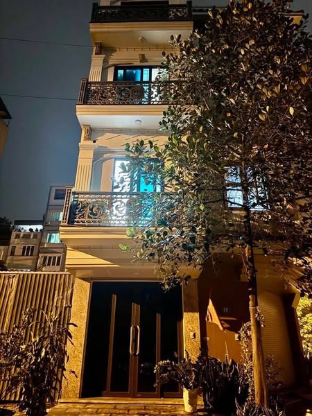 PHÚ DIỄN - 7 TẦNG THANG MÁY- NHỈNH 9 tỷ -  Ô TÔ TRÁNH - VỈA HÈ - KINH DOANH