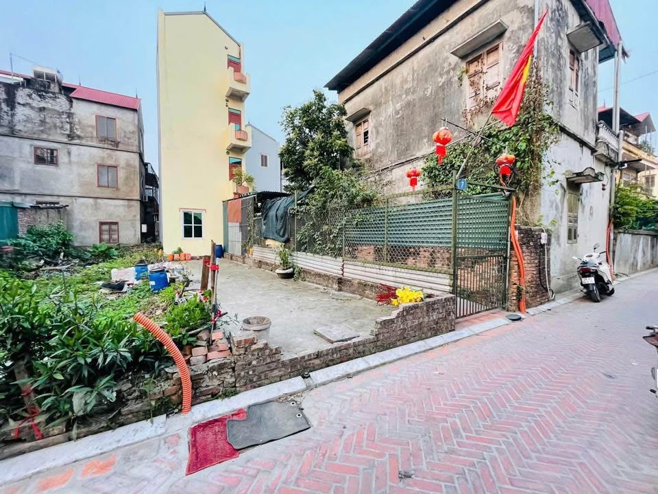 Bán Đất (Lại Đà - Đông Anh), Vị trí trung tâm, 47m2, Giá 4,85 tỷ.