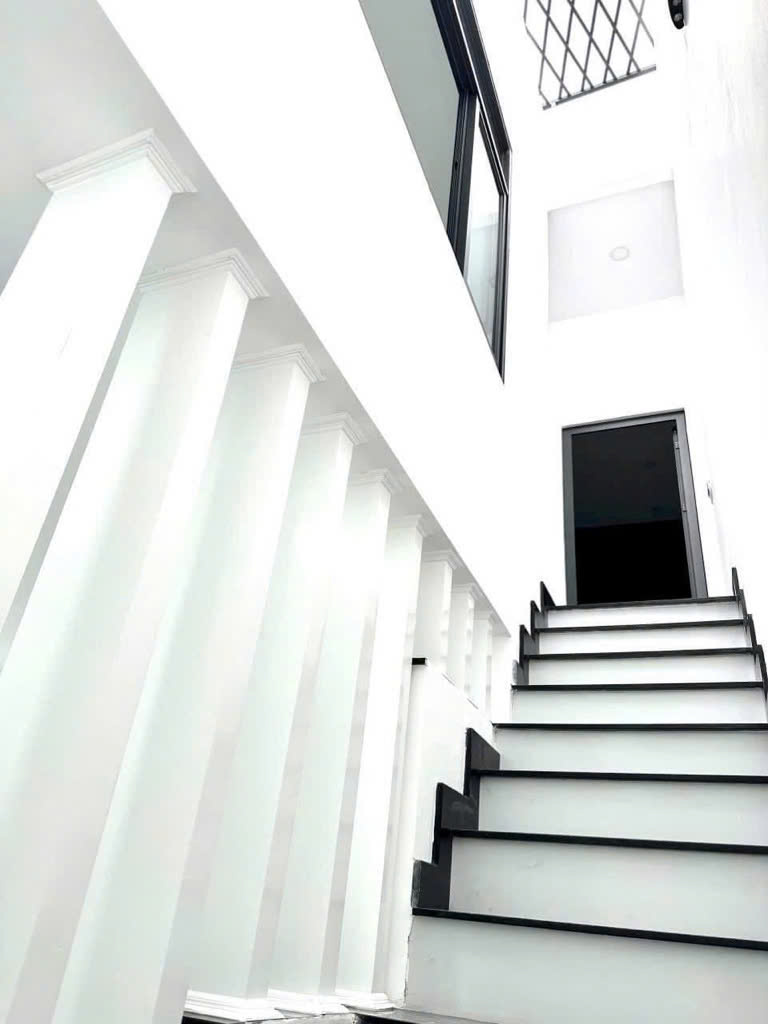 NGAY ÂU CƠ - TRUNG TÂM TÂN PHÚ - 40M2 - SỔ ĐẸP HOÀN CÔNG ĐỦ - SÁT MẶT TIỀN - GIÁ CHỈ HƠN 4 TỶ 