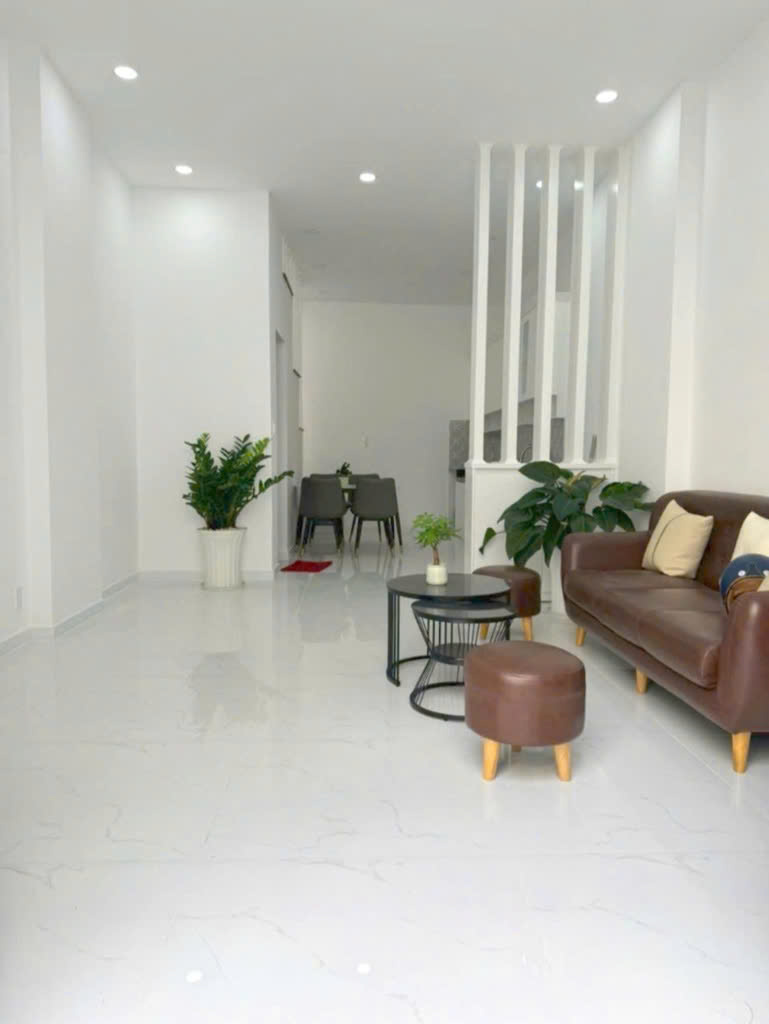 NGAY ÂU CƠ - TRUNG TÂM TÂN PHÚ - 40M2 - SỔ ĐẸP HOÀN CÔNG ĐỦ - SÁT MẶT TIỀN - GIÁ CHỈ HƠN 4 TỶ 