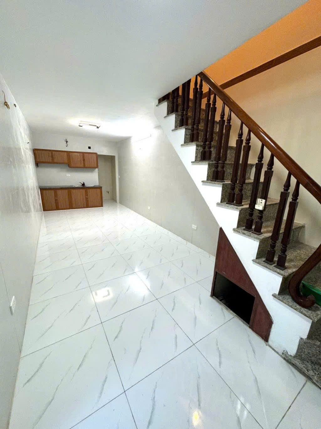 30M RA MẶT NGÕ Ô TÔ TRÁNH KINH DOANH - THOÁNG TRƯỚC SAU - ĐỦ CÔNG NĂNG - Ở LUÔN – VĨNH HƯNG