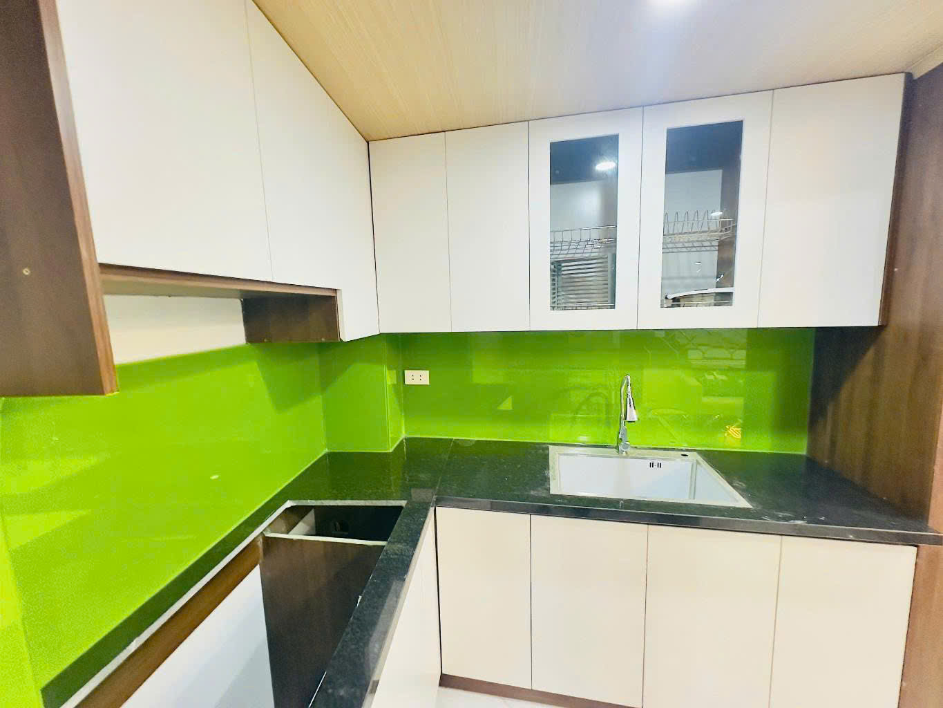 LÔ GÓC- KINH DOANH - GẦN PHỐ - NGÕ NÔNG RỘNG - ĐẦY ĐỦ CÔNG NĂNG - DÂN TRÍ CAO - VỪA TẦM TIỀN
