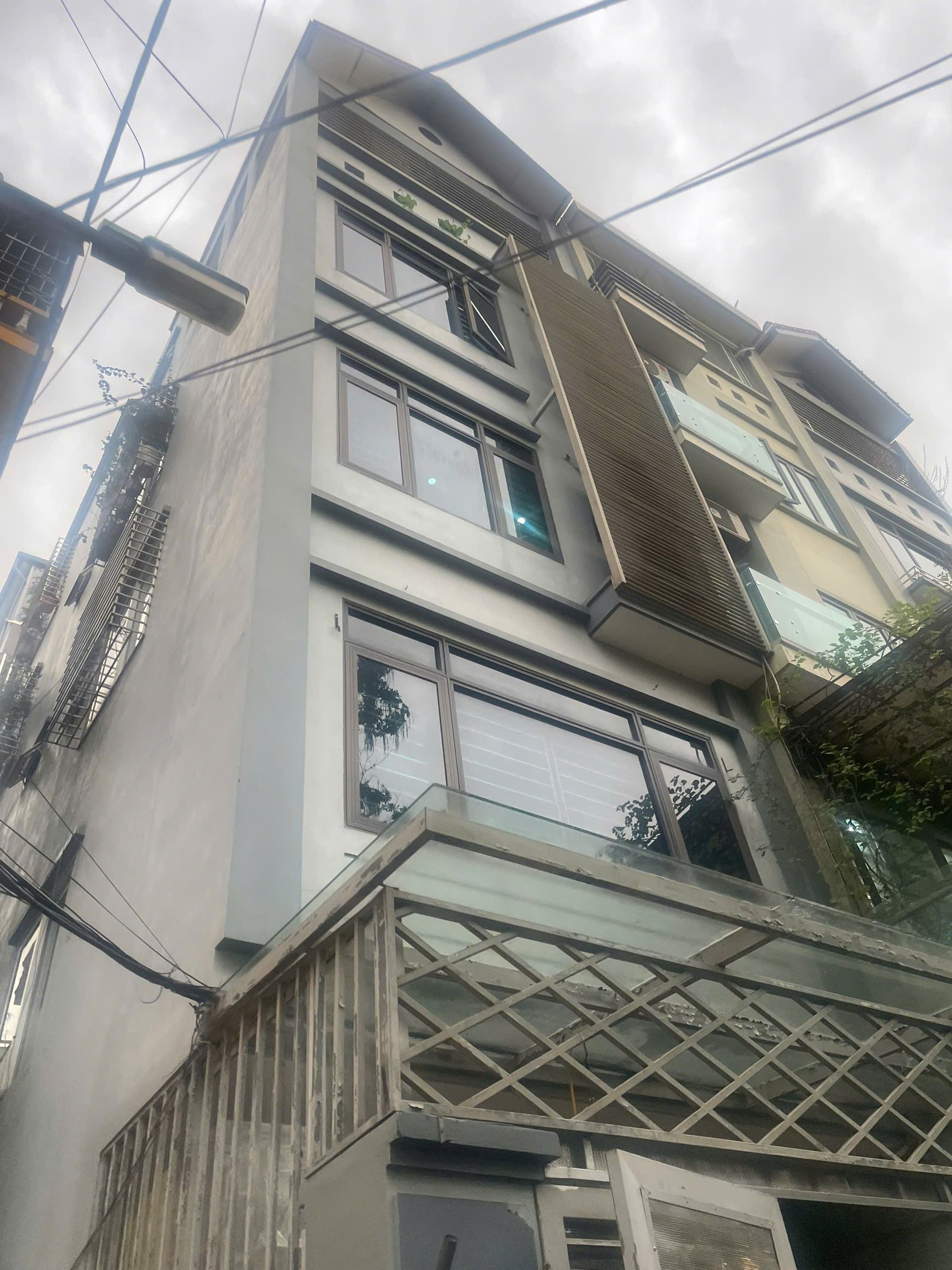 Nhà KIM MÃ, KINH DOANH, CHO THUÊ, Ở ĐẸP, TRUNG TÂM BA ĐÌNH