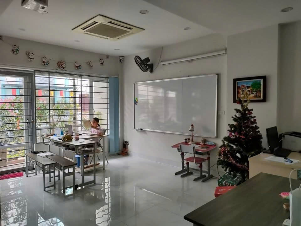 Bán nhà Khương Đình Thanh Xuân 40 m2 4 tầng gần ô tô, chủ để toàn bộ nội thất tiền tỷ