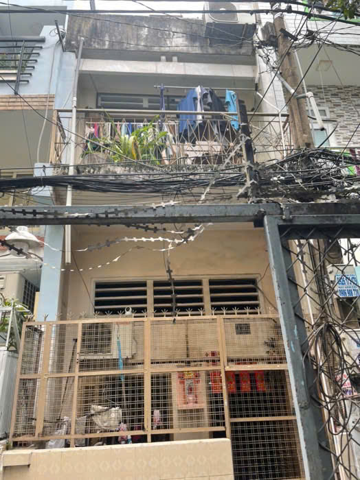 NHÀ CHÍNH CHỦ GẤP BÁN 3 LẦU MỚI Ở LIỀN