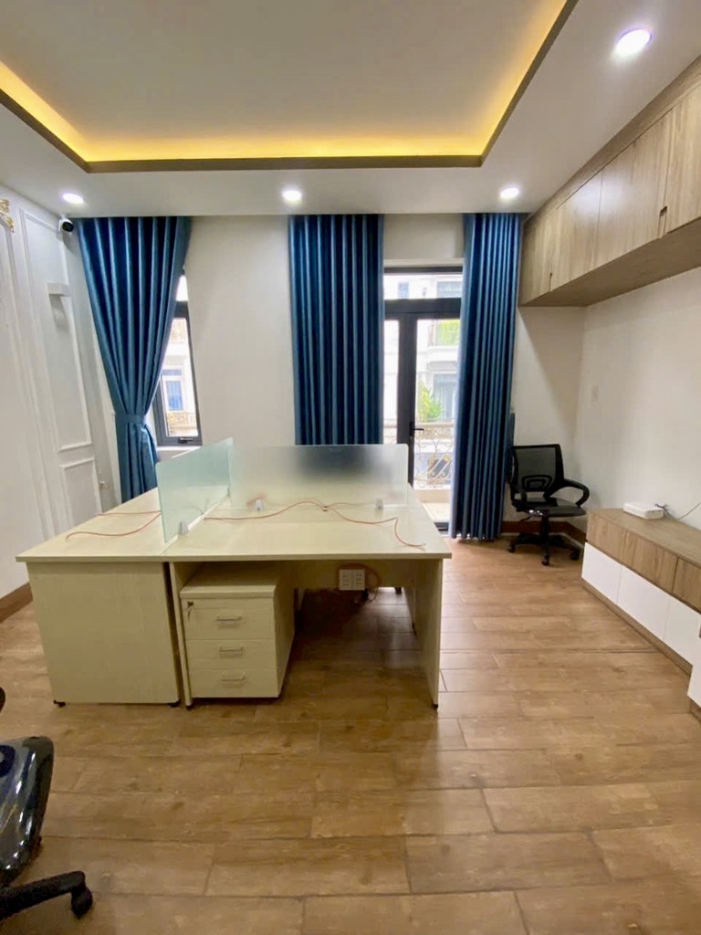 NHÀ ĐẸP 5 TẦNG - NGAY VẠN PHÚC CITY - Ô TÔ NGỦ TRONG NHÀ - GIÁ CHỈ 9.xx Tỷ..