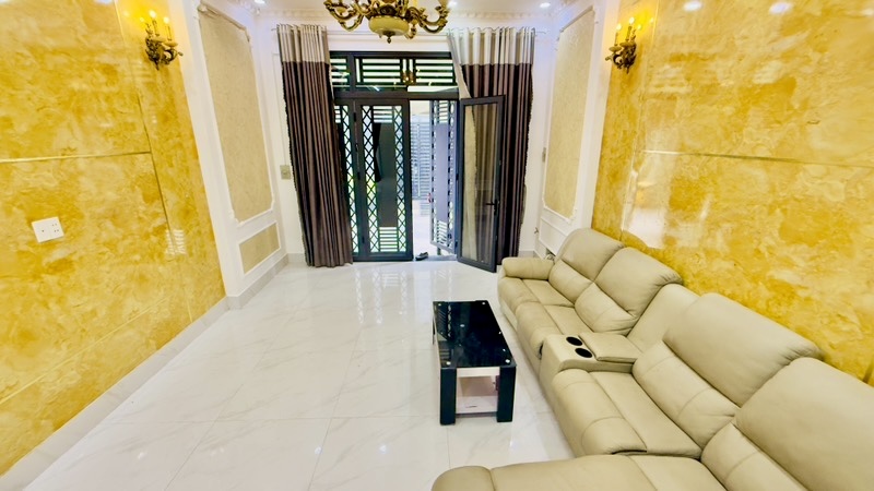 NHÀ 3 TẦNG - P.LINH ĐÔNG - NGAY PHẠM VĂN ĐỒNG -HẺM Ô TÔ - GIÁ CHỈ 6.xx TỶ