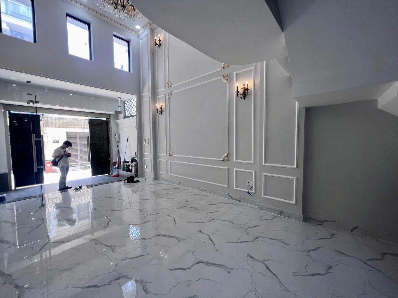 NHÀ 5 TẦNG ĐẸP - HẺM 6M Ô TÔ VÔ NHÀ - P. LINH ĐÔNG - SÁT PHẠM VĂN ĐỒNG - GIÁ 8.xx Tỷ.