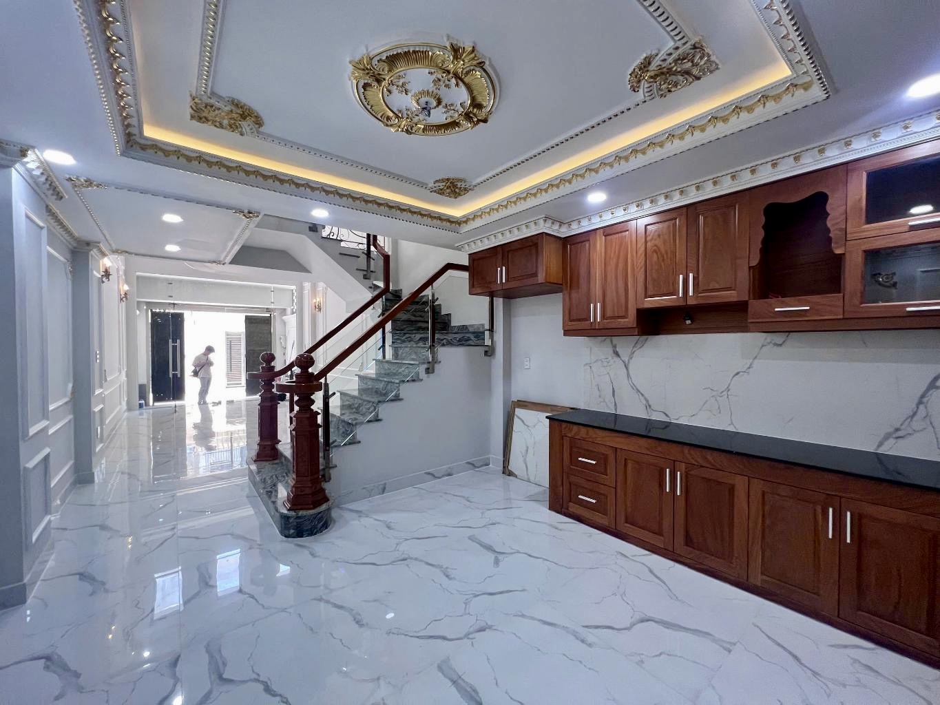 NHÀ 5 TẦNG ĐẸP - HẺM 6M Ô TÔ VÔ NHÀ - P. LINH ĐÔNG - SÁT PHẠM VĂN ĐỒNG - GIÁ 8.xx Tỷ.