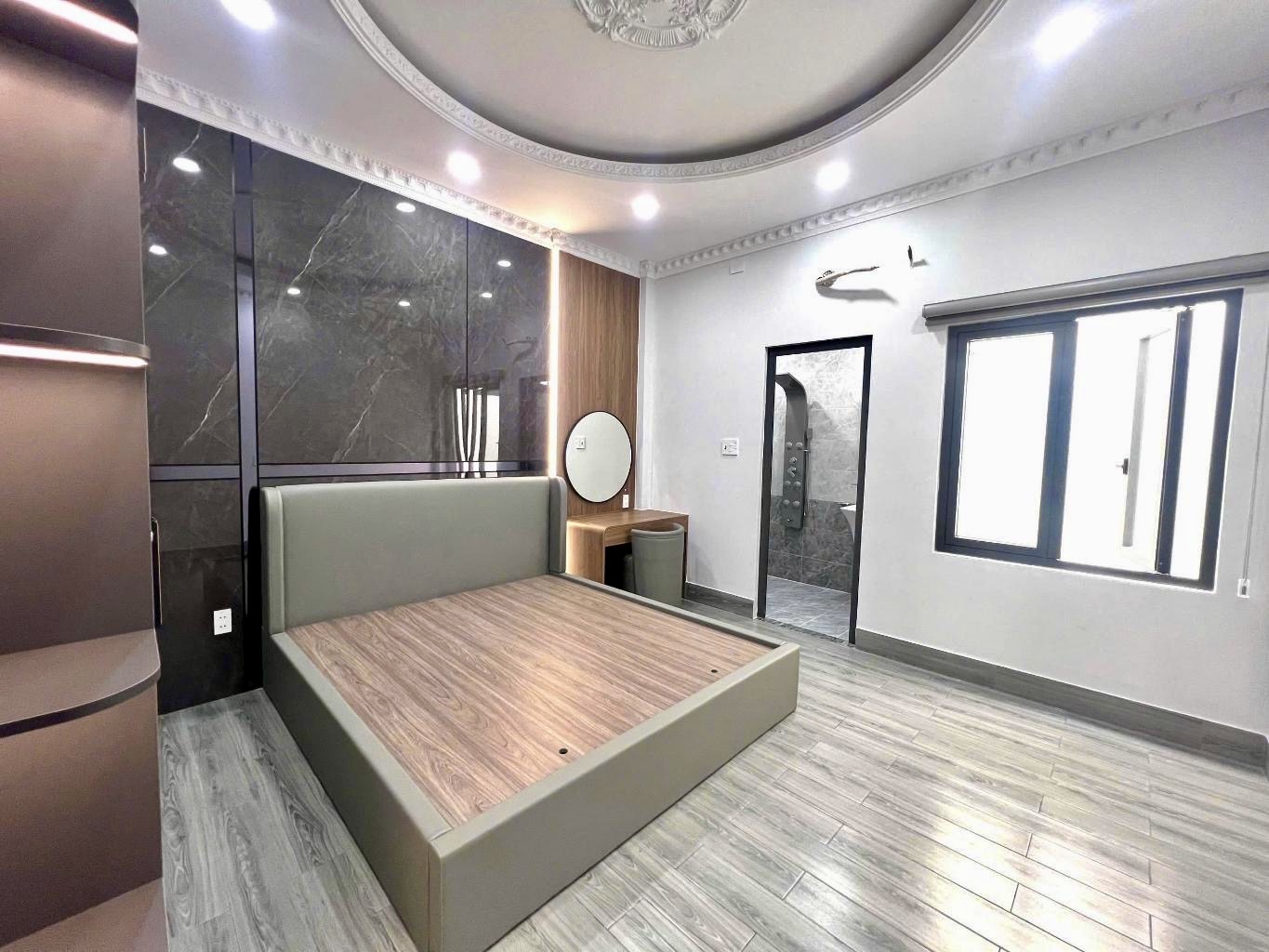 NHÀ 5 TẦNG ĐẸP - HẺM 6M Ô TÔ VÔ NHÀ - P. LINH ĐÔNG - SÁT PHẠM VĂN ĐỒNG - GIÁ 8.xx Tỷ.