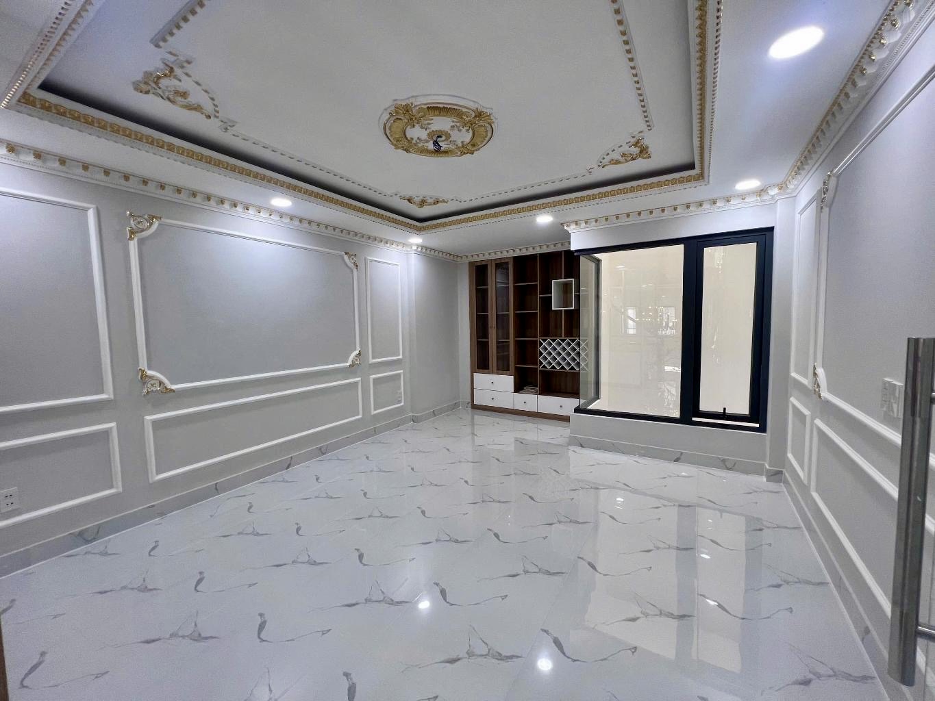 NHÀ 5 TẦNG ĐẸP - HẺM 6M Ô TÔ VÔ NHÀ - P. LINH ĐÔNG - SÁT PHẠM VĂN ĐỒNG - GIÁ 8.xx Tỷ.