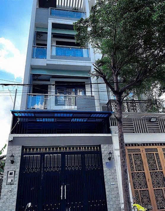 CHỦ NGỢP GIẢM 600Tr |  NHÀ ĐẸP 3 TẦNG | NGAY TTTM GIGAMALL| XE HƠI VÀO NHÀ | HIỆP BÌNH CHÁNH, THỦ ĐỨC | GIÁ TỐT