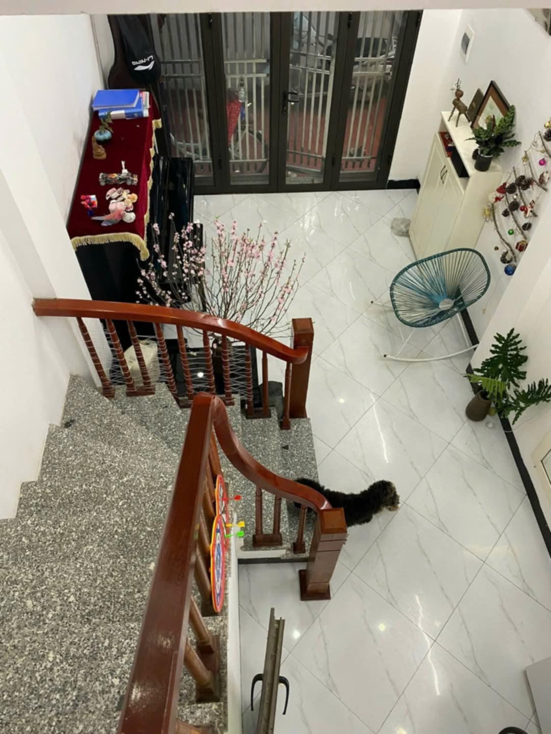 Sát sườn sân bóng mậu lương kiến hưng