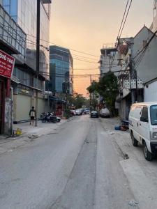 Bán nhà Giải Phóng, Hoàng Mai, ô tô đỗ cửa, khu dân trí cao, 43m2, 9.65 tỷ