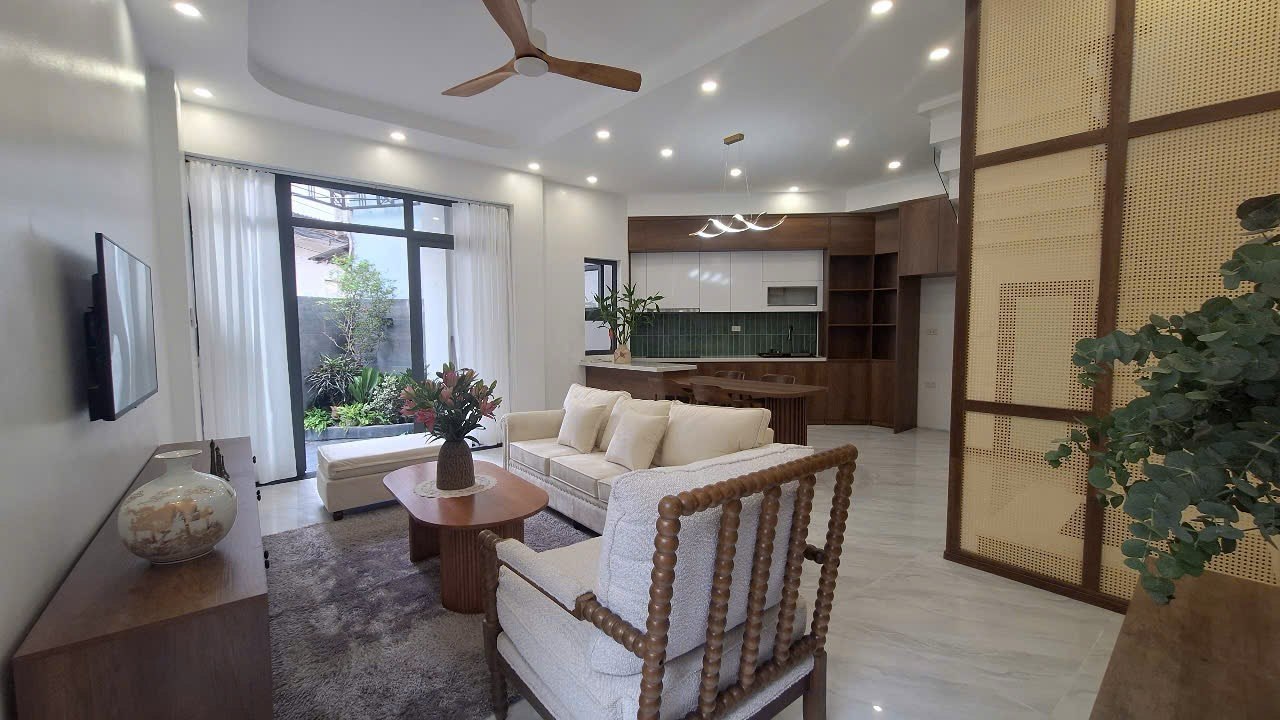 NHÀ MỚI GIA QUẤT 150TR/M- 51M2-4 TẦNG, NGÕ VF3 ĐỖ CỔNG. 100M RA NGÕ CHÍNH RỘNG 7M.   1 NHÀ DUY NHẤT. ALO E ĐI XEM LUÔN: 0904290916