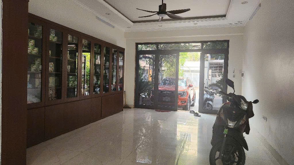 BÁN NHÀ SIÊU PHẨM Ở & KINH DOANH NGAY - GA RA Ô TÔ - NỞ HẬU - ĐƯỜNG, VỈA HÈ TO NHẤT KĐT VĂN PHÚ - CHỦ CẦN TIỀN BÁN GẤP, MUA NHANH CÒN KỊP