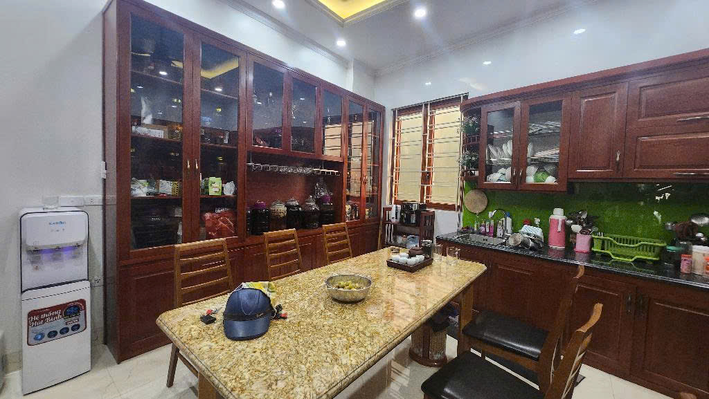 BÁN NHÀ SIÊU PHẨM Ở & KINH DOANH NGAY - GA RA Ô TÔ - NỞ HẬU - ĐƯỜNG, VỈA HÈ TO NHẤT KĐT VĂN PHÚ - CHỦ CẦN TIỀN BÁN GẤP, MUA NHANH CÒN KỊP